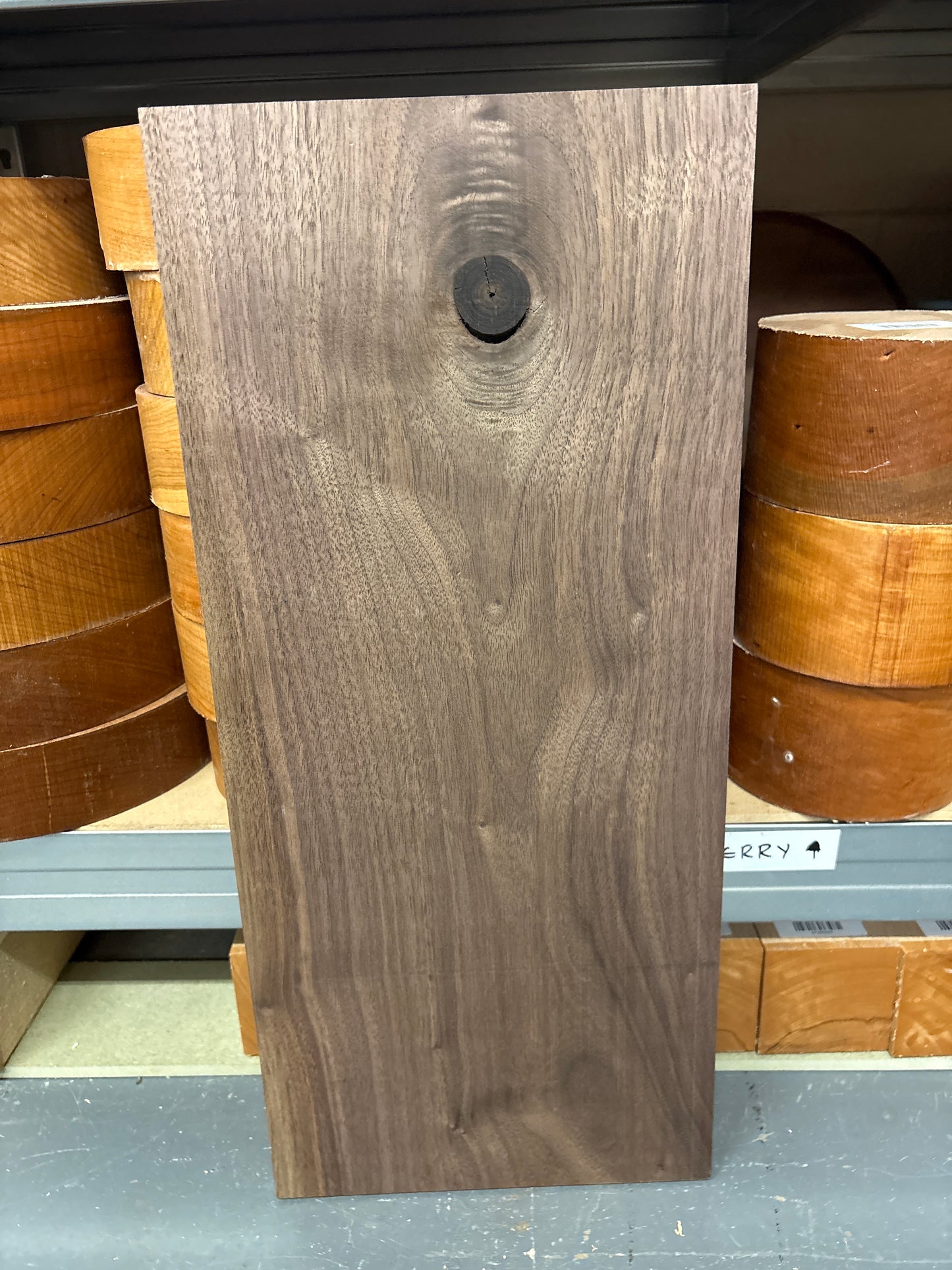 Am. Walnut ABW10 — 515x230x23mm