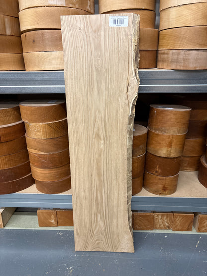 Sweet Chestnut CHE04 — 760x190avg x25mm (Live Edge)