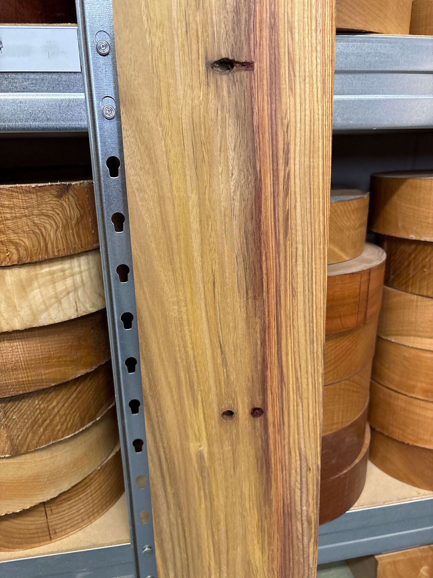 Canarywood CW04 — 910x140x22mm