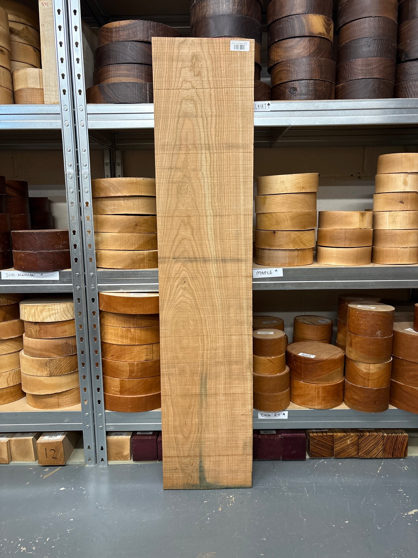 Cherry CHS04 — 1230 × 265 × 27mm Sawn