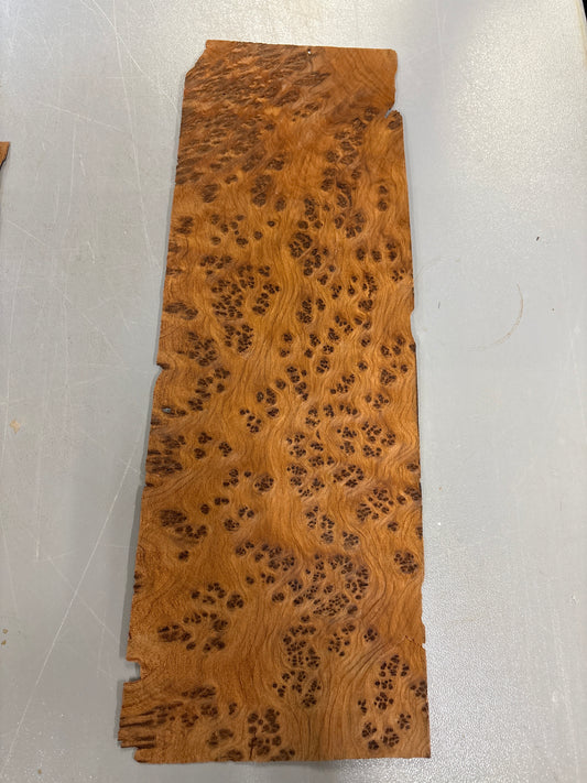 Thuya Burl Veneer 02 – approx 170 x 500 x 0.6mm
