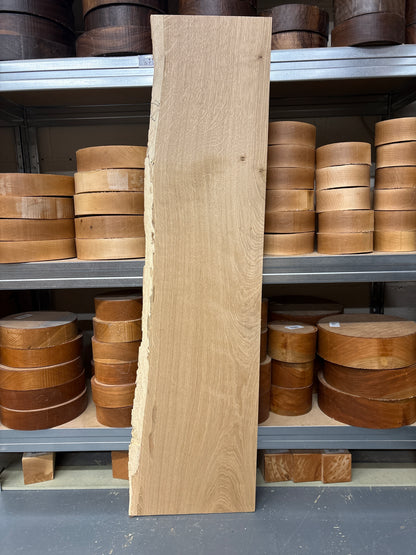 European Oak EUO04 — 1145x255-305x22mm (Live Edge)