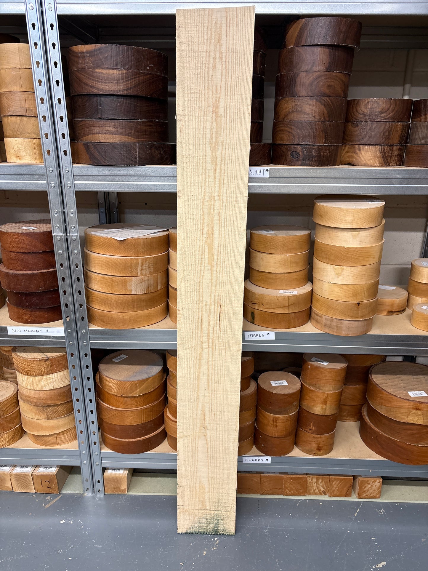 American Ash AASH10 — 1420x175x25mm