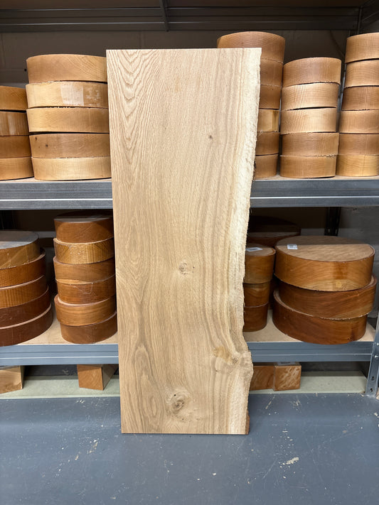 European Oak EUO03 — 900x290-320x23mm (Live Edge)