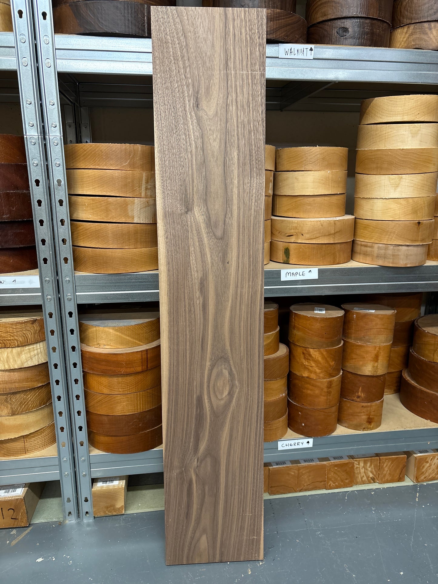 Am. Walnut ABW01 — 1130x215x34mm
