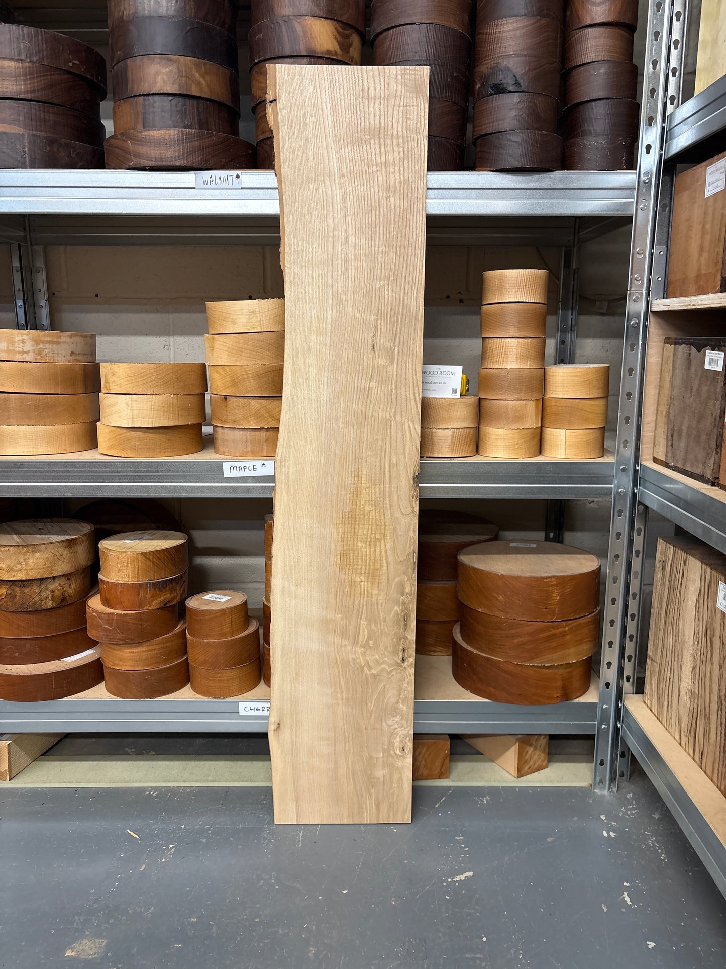 European Ash EASH05 — 1220x210-230x22mm (Live Edge)