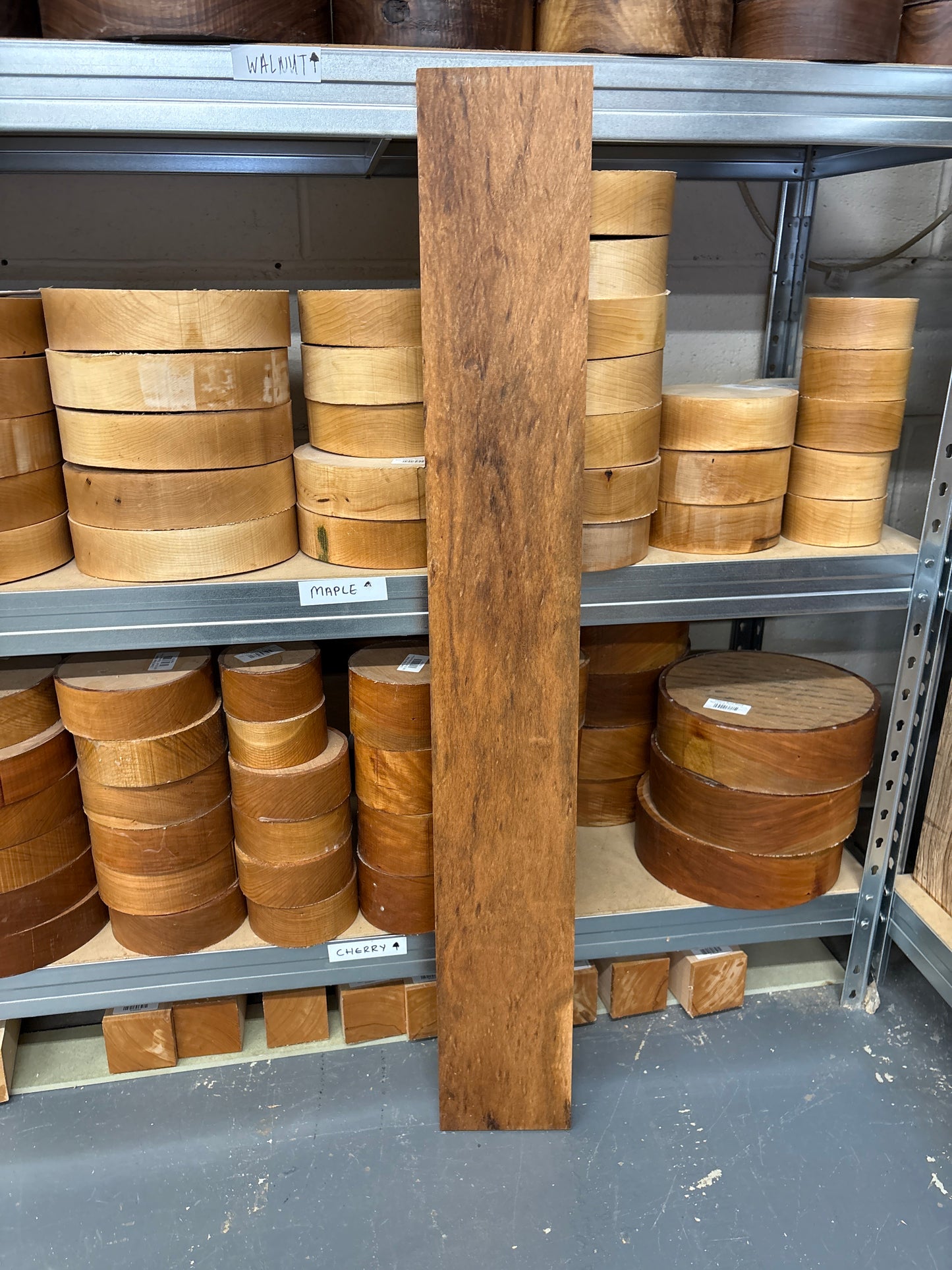 Tigerwood TW04 — 1070x150x24mm