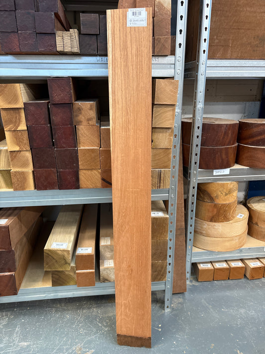 Spanish Cedar SC05 — 1210x135x15mm