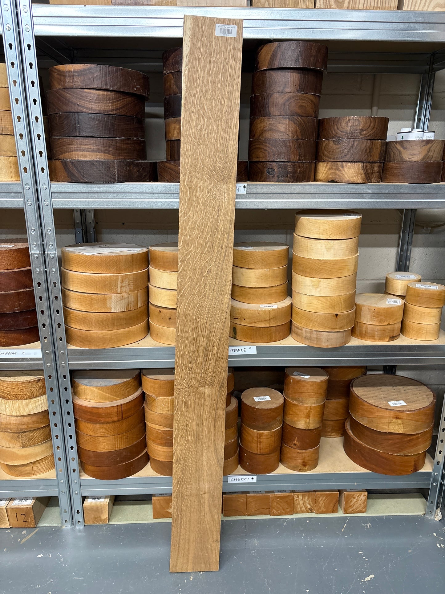 Brown Oak BO03 — 1469x140x18mm