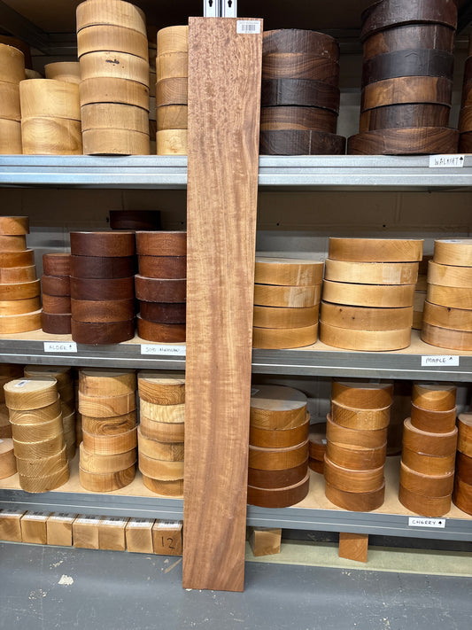 Sapele SAP05 — 1370x160x22mm Planed Faces