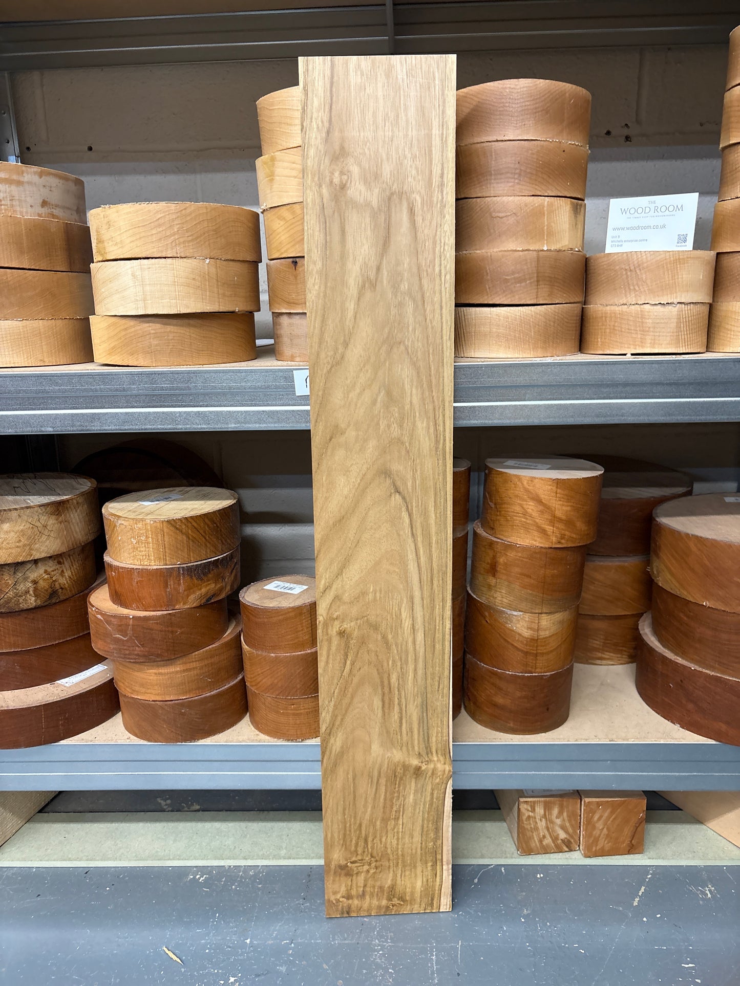 Plantation Teak PT08 — 900x145x20mm
