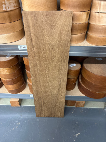 Iroko IRO02 — 790x230x24mm