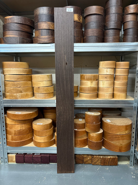 Wenge WEN12 — 1335×147×22mm