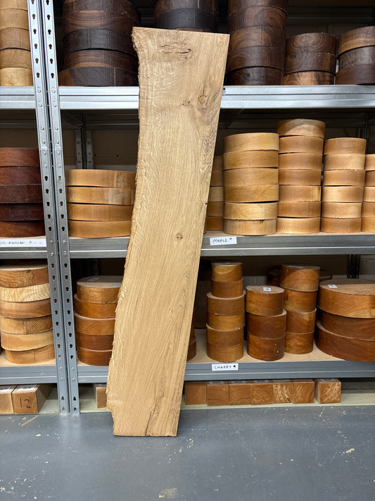 English Oak ENO02 — 1220 x 230avg x 35mm (Live Edge)