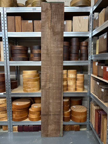 Am Walnut ABWS09 — 1850 × 300 × 26mm Sawn