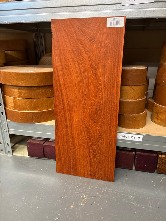 Padauk Plank PAD31 — 560×230×18mm
