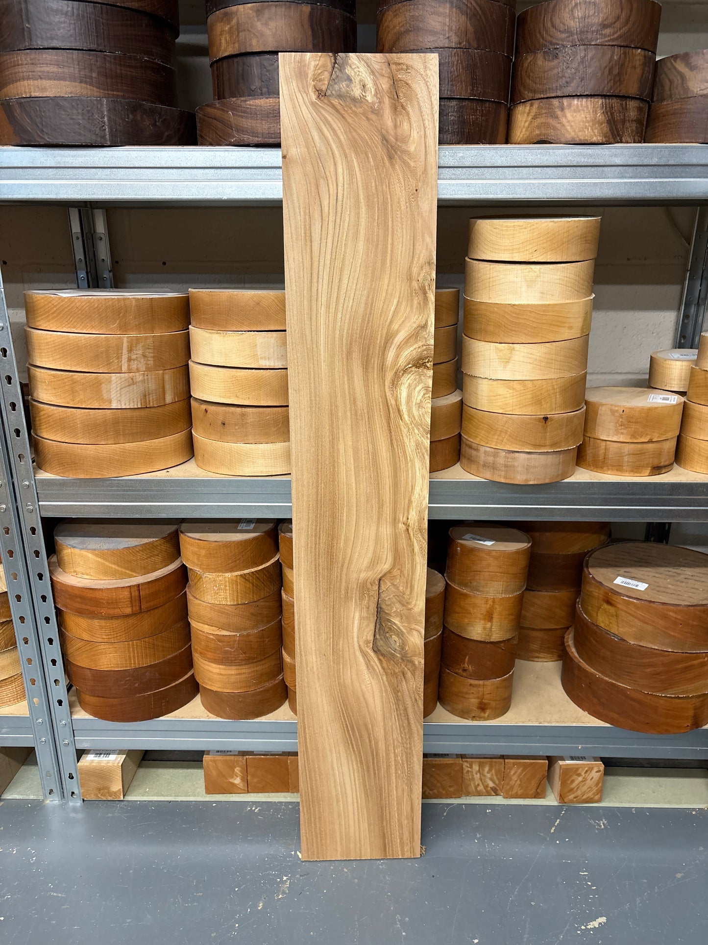 Elm ELM02 — 1180x200x22mm