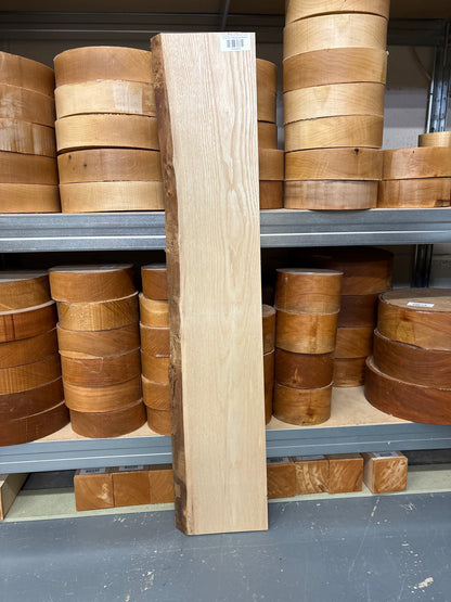 European Ash EASH02 — 905x160-170x26mm (Live Edge)