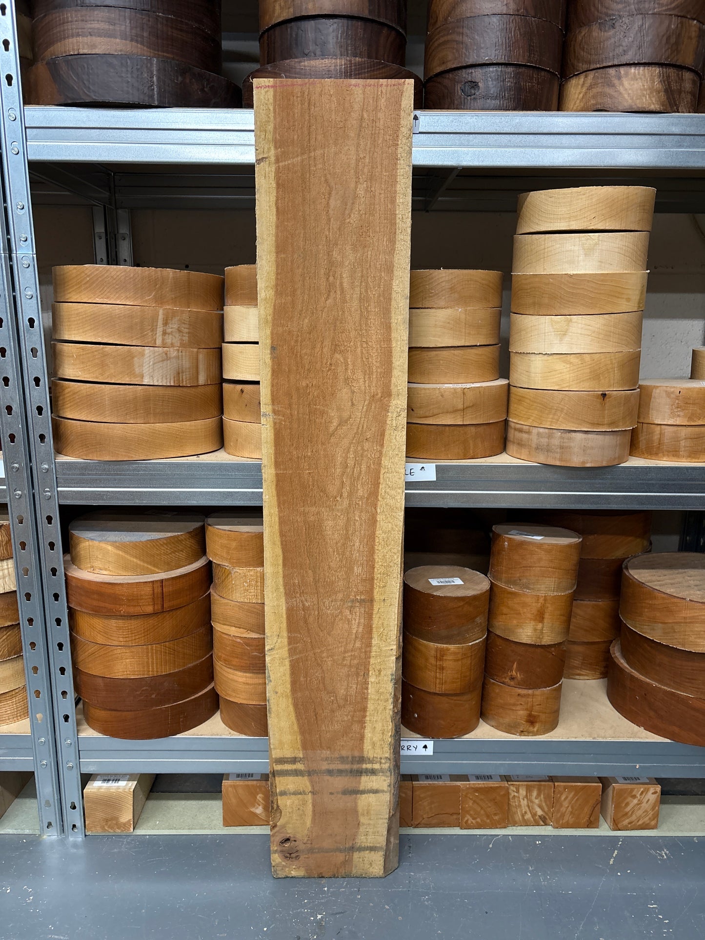 Am Cherry CC07 — 1100x195x27mm (Cabinet Grade)