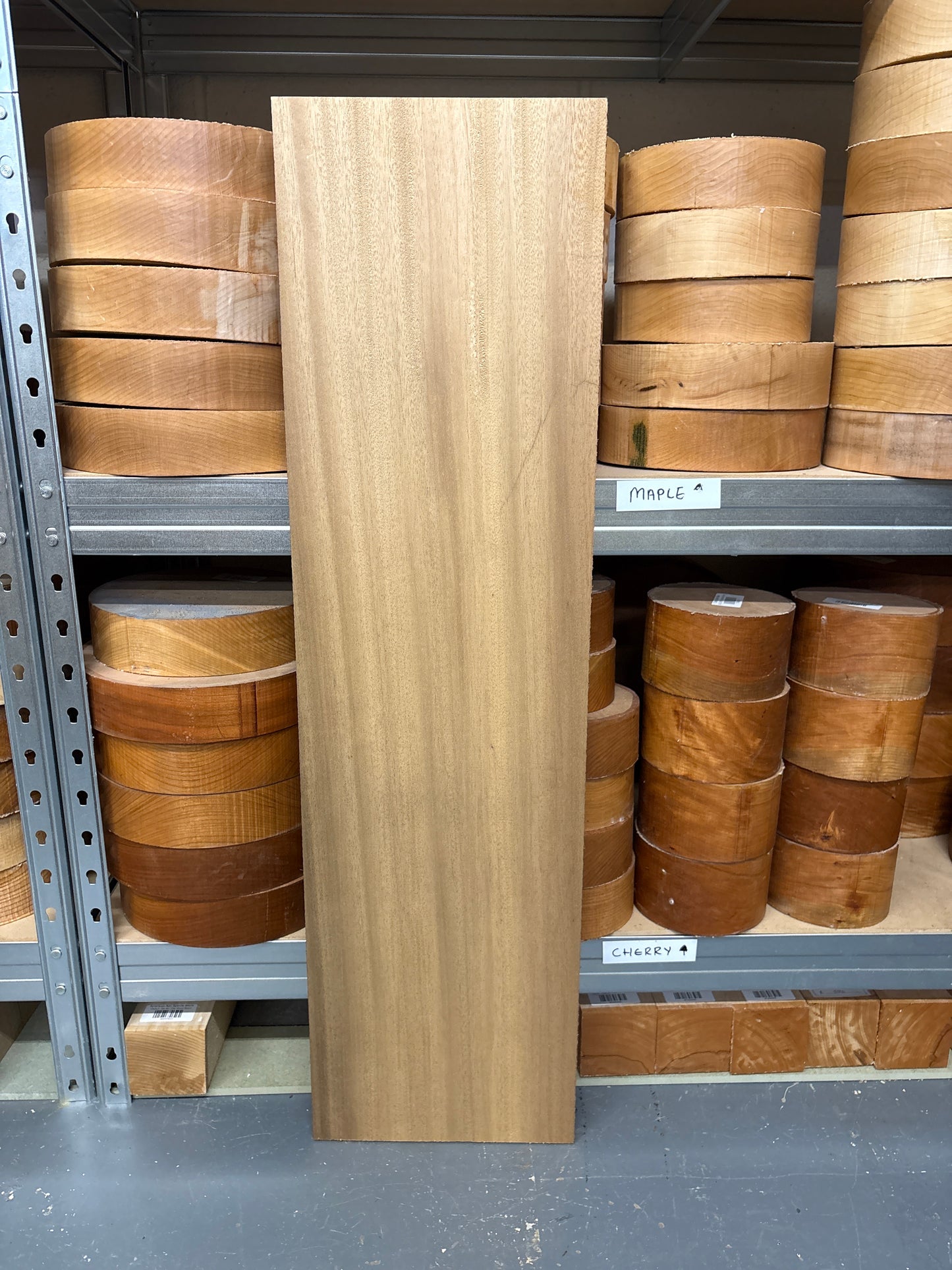 African Walnut AFW04 — 900x250x24mm