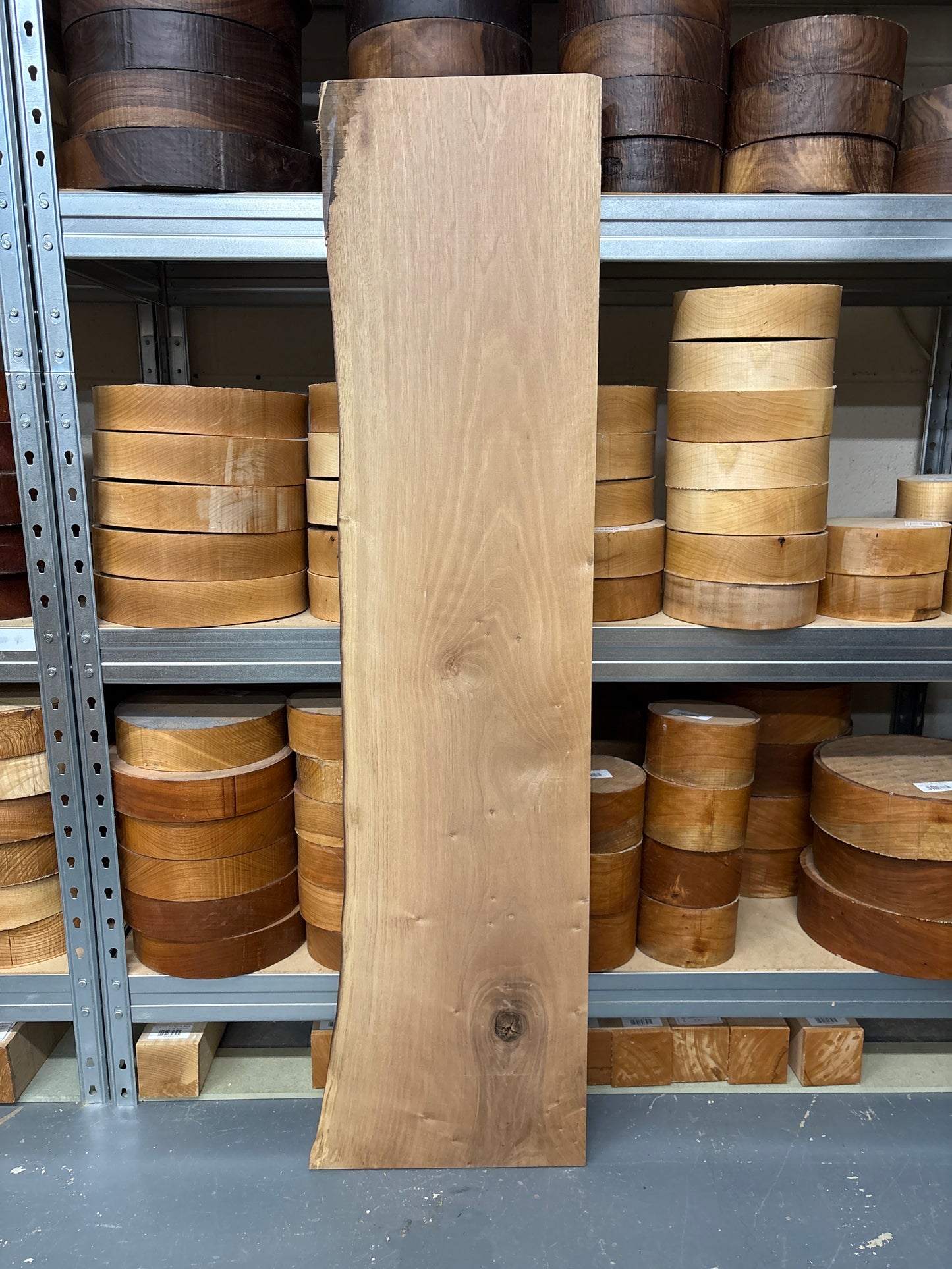 European Walnut EW10 — 1180x270avg x18mm (Live Edge)