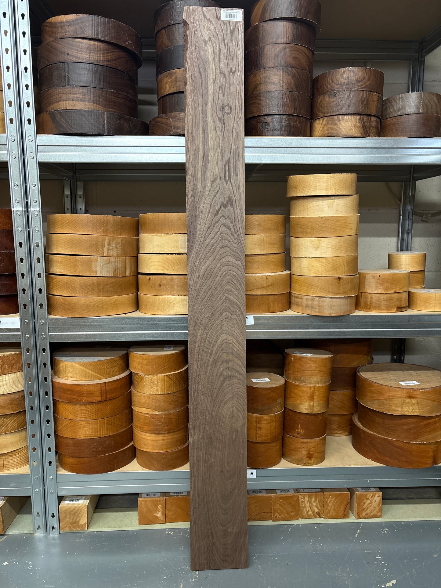 Am. Walnut ABW12 — 1375 × 145 × 21mm
