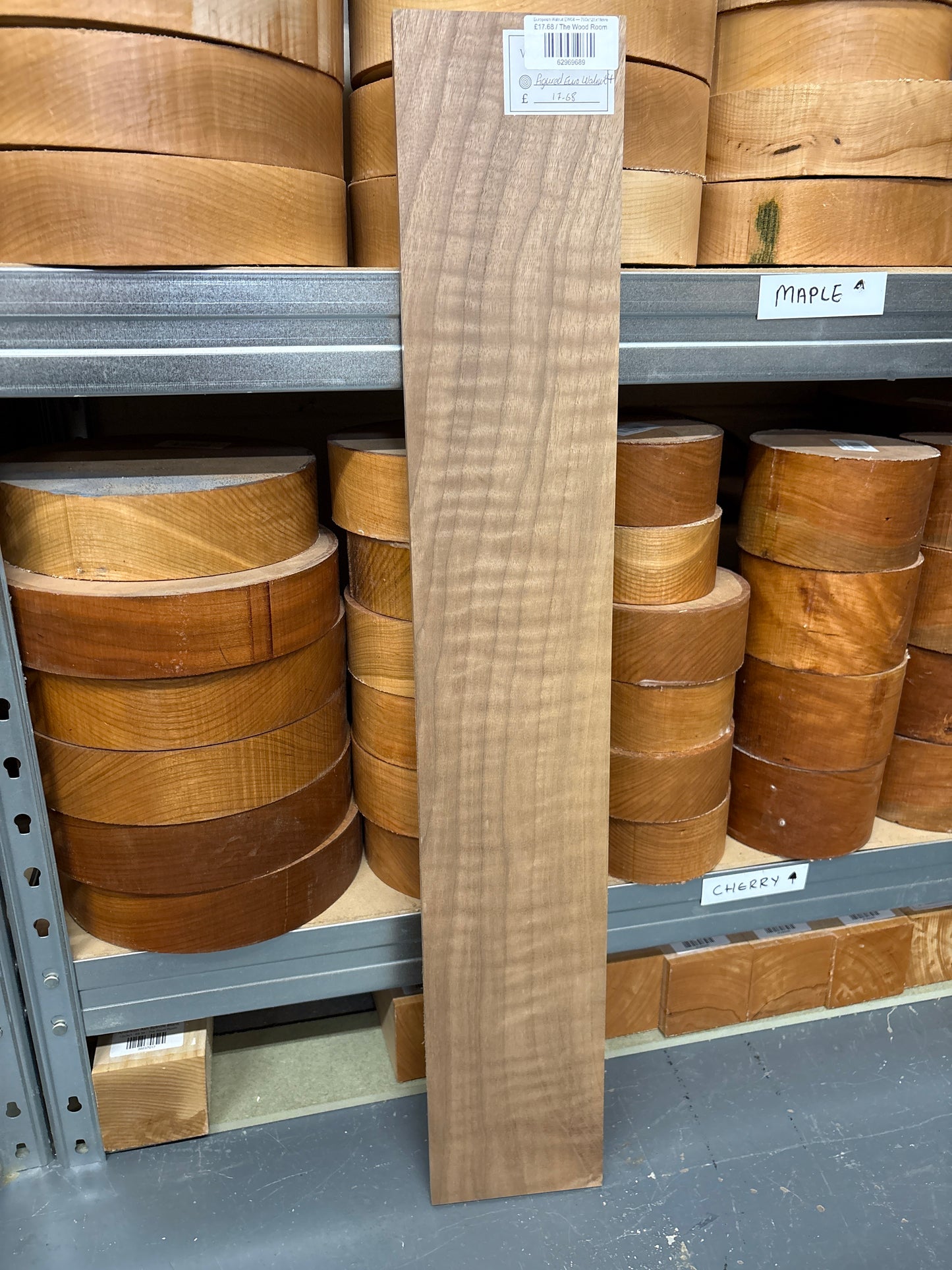 European Walnut EW04 — 750x125x18mm