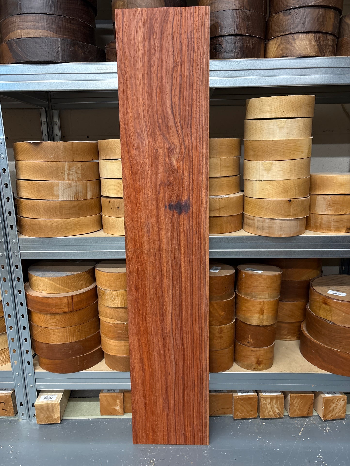 Padauk Plank PAD05 — 1190x225x25mm PAR