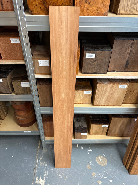 Spanish Cedar SC01 — 1250x135x17mm