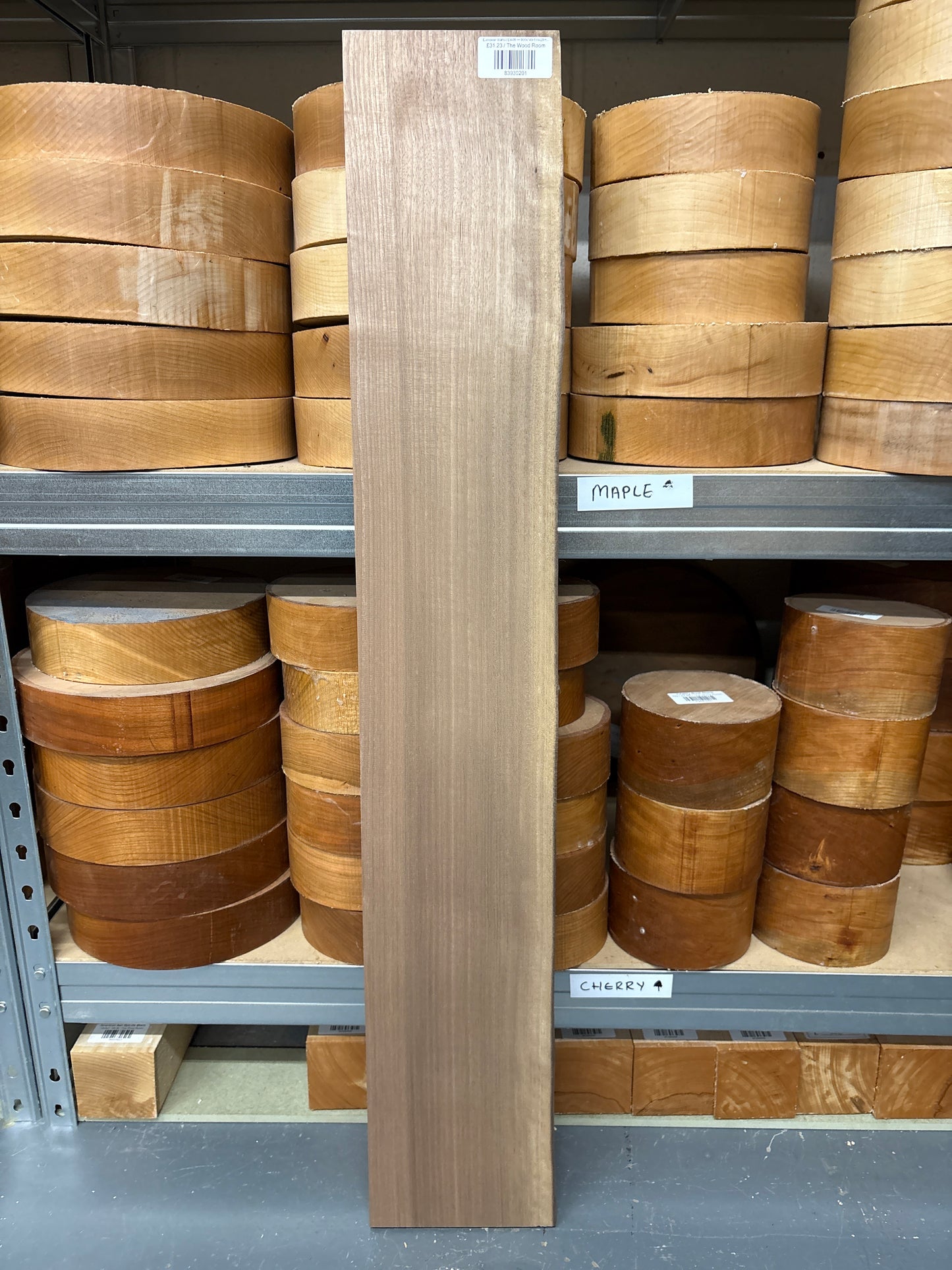 European Walnut EW09 — 900x145-155x28mm (Live Edge)
