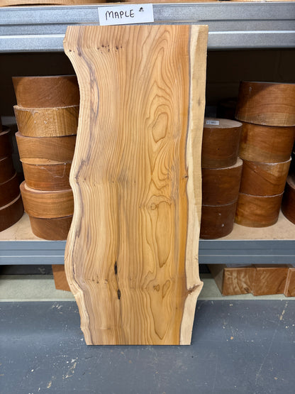 Yew YEW09 — 585x215/220x35mm