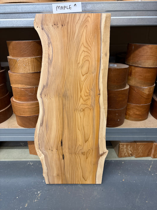 Yew YEW09 — 585x215/220x35mm