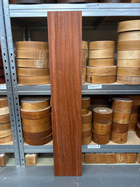Padauk Plank PAD12 — 1040 × 195 × 22mm
