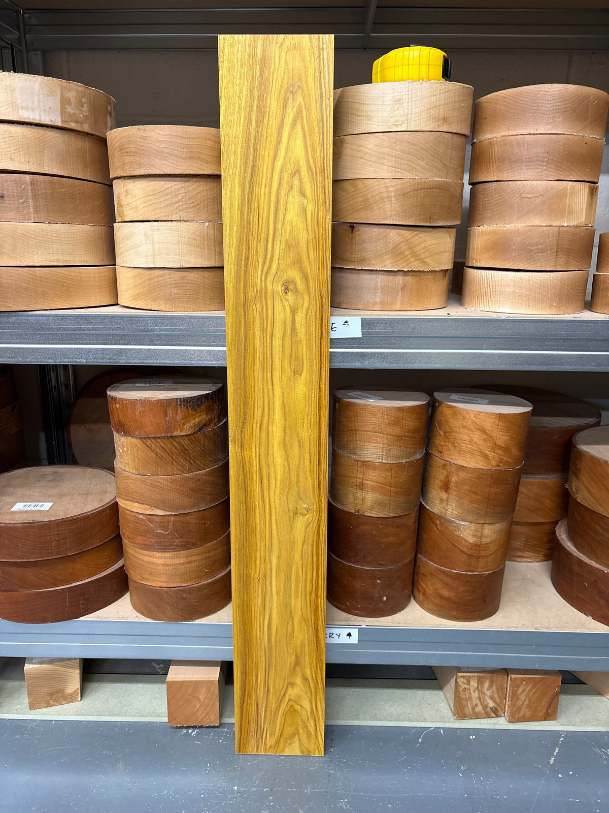 Canarywood CW08 — 925x127x21mm