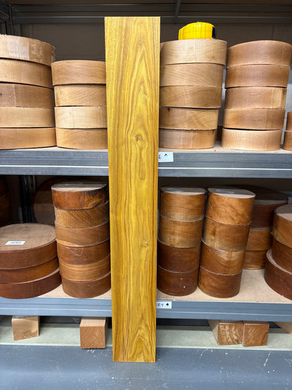 Canarywood CW08 — 925x127x21mm