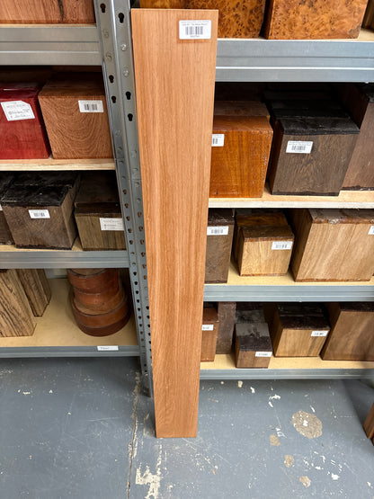 Spanish Cedar SC03 — 1210x135x17mm