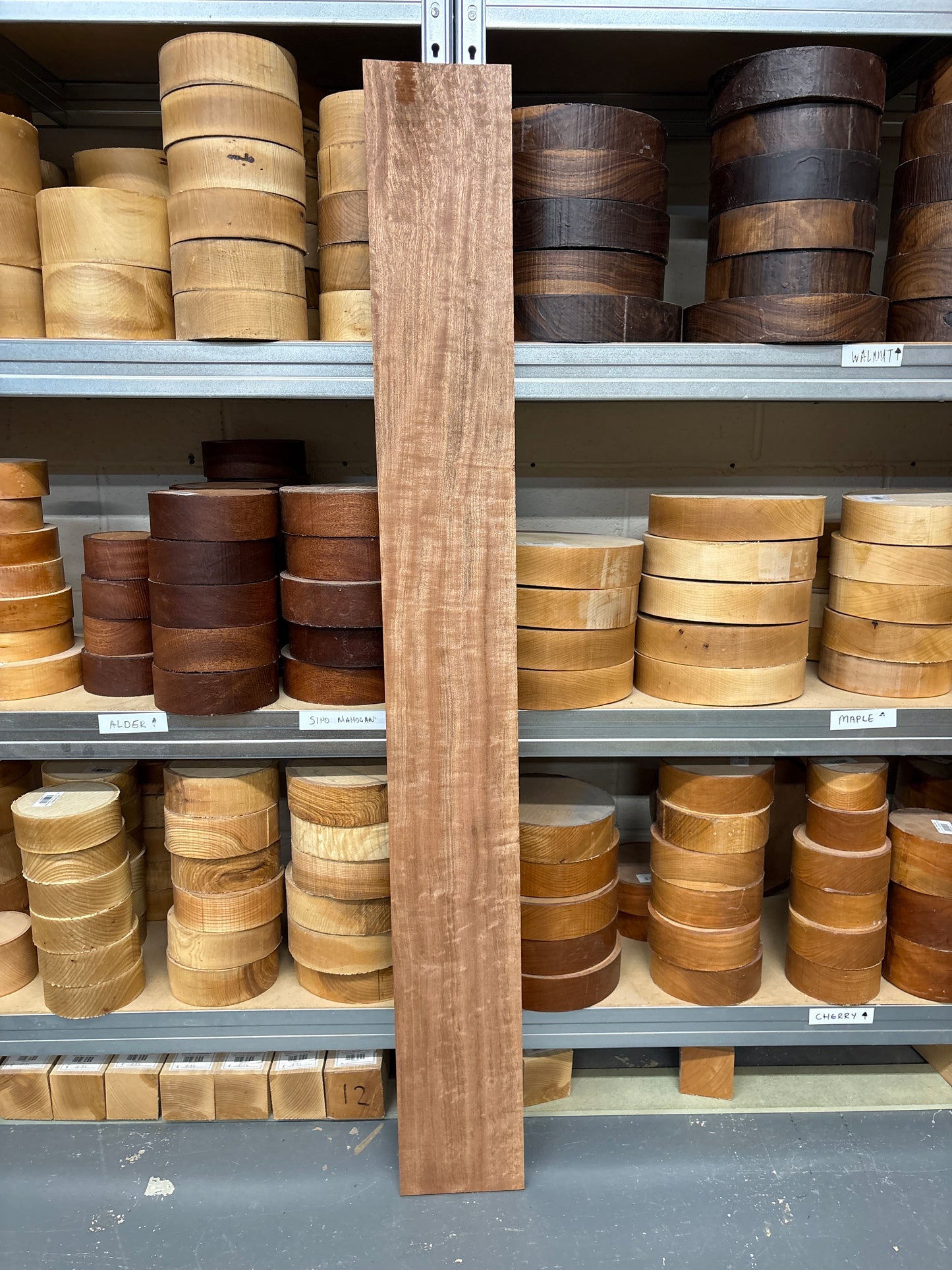 Sapele SAP07 — 1370x162x21mm Planed Faces