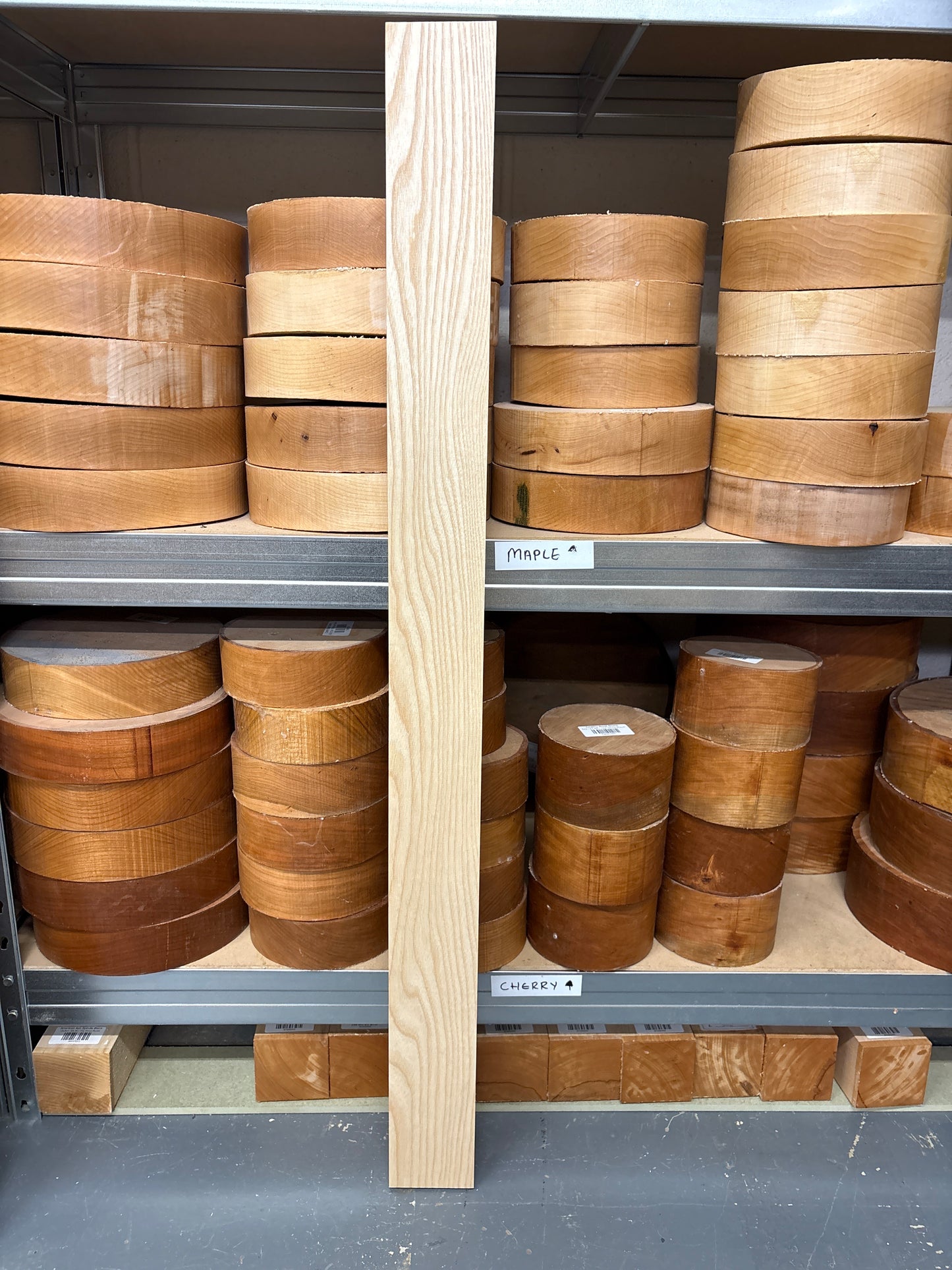 American Ash AASH02 — 1000x80x44mm