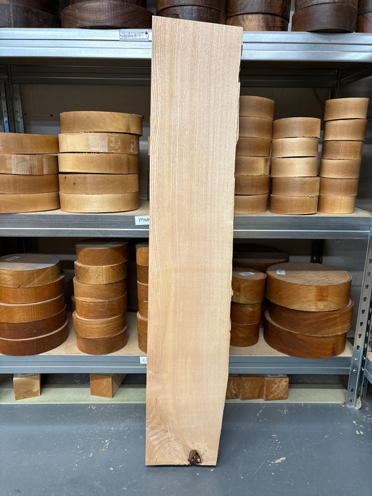 European Ash EASH03 — 1070x200avg x72mm (Live Edge)