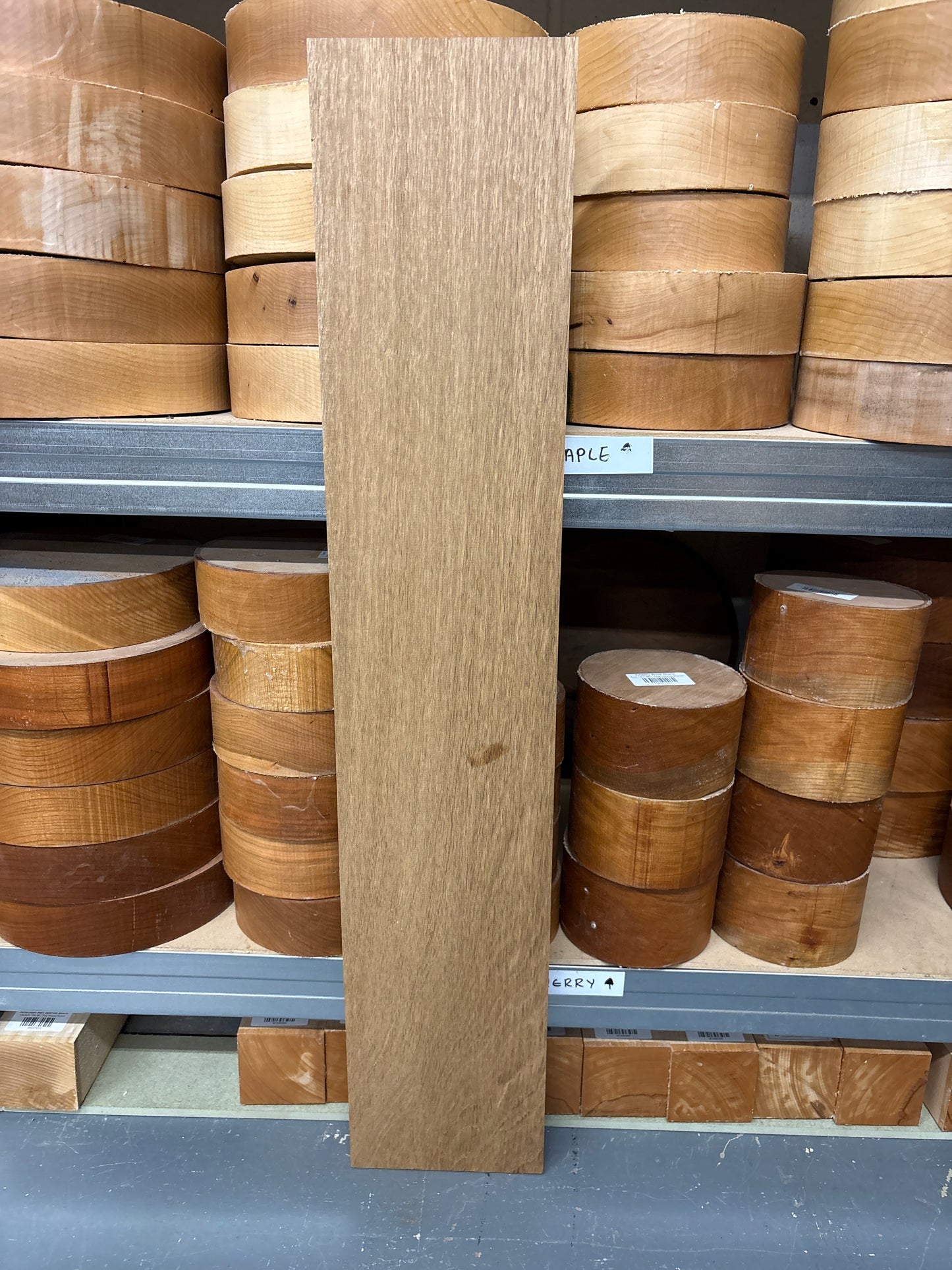 Brown Oak BO02 — 885x164x22mm