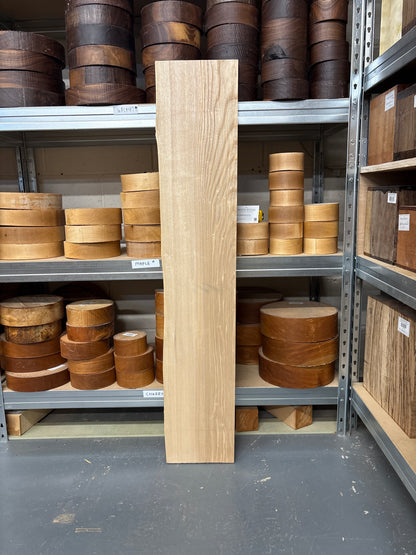 European Ash EASH06 — 1190x200-220x22mm (Live Edge)
